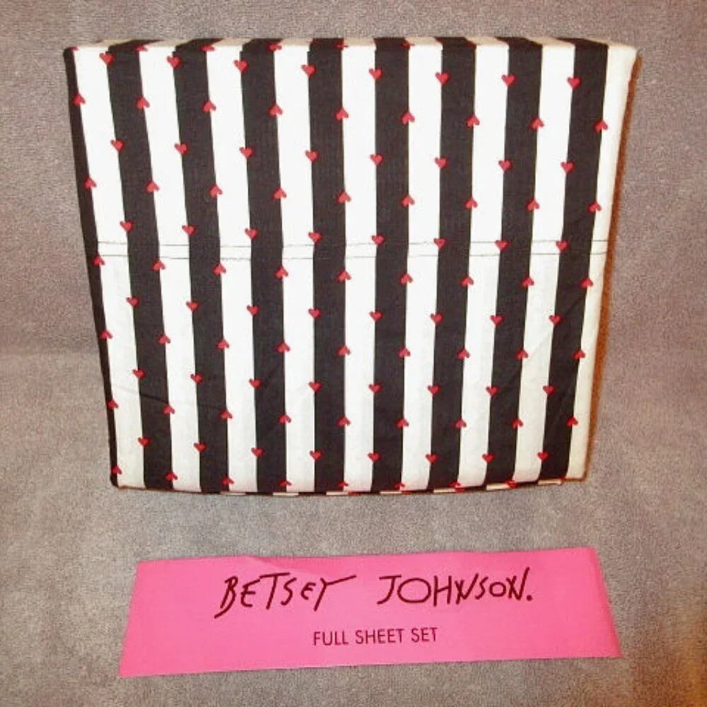 Betsey Johnson Wonderland Full Sheet Set 4 Piece Hearts & Stripes Retro Love NEW